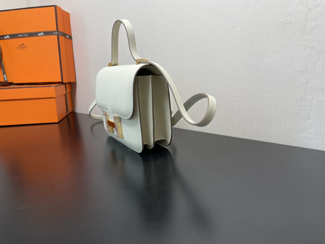 H**mes constance 24 white epsom leather gold hardware 9.4"x5.9"x3"