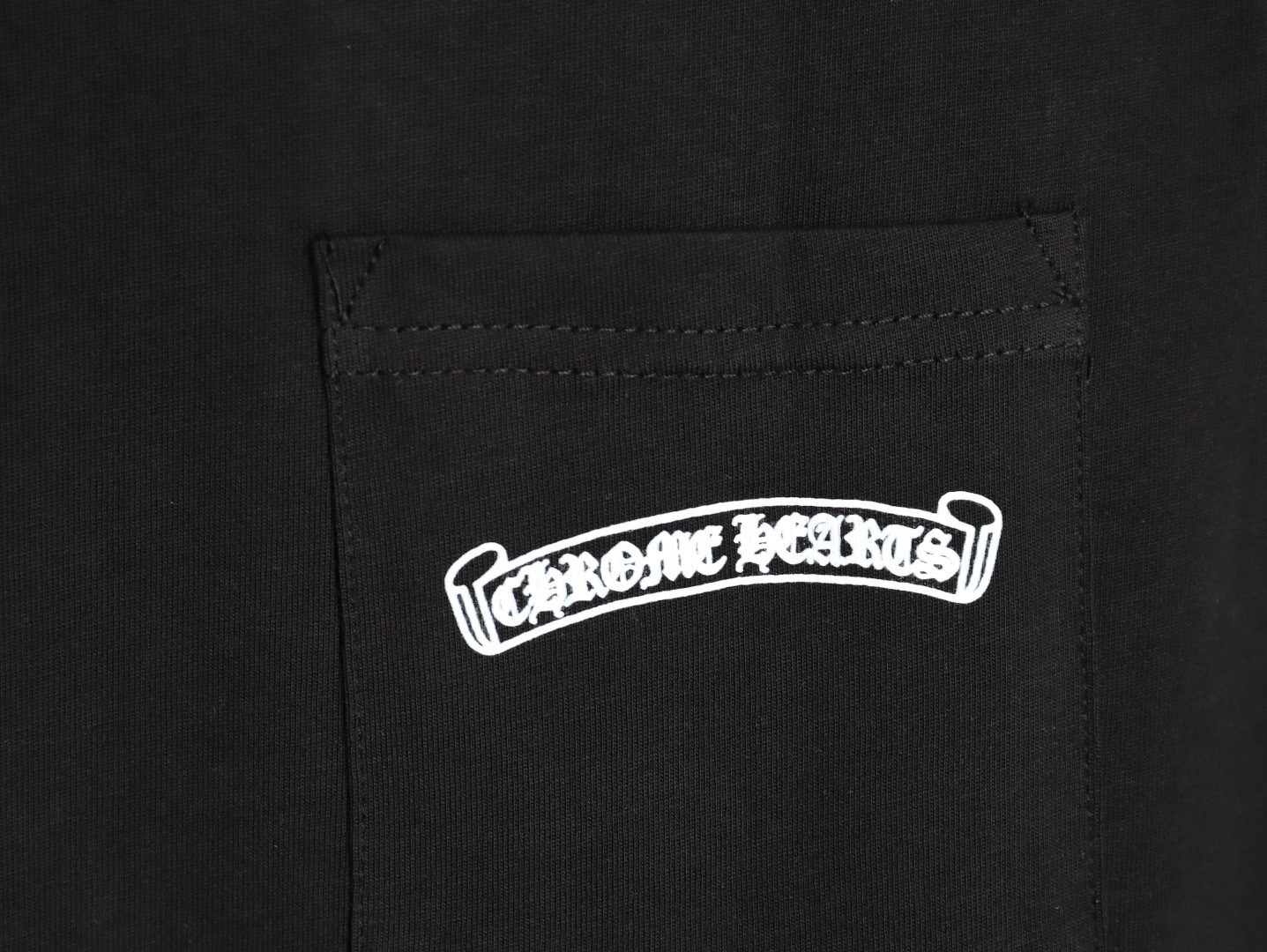 Ch**me He**ts 25fw long-sleeved t-shirt