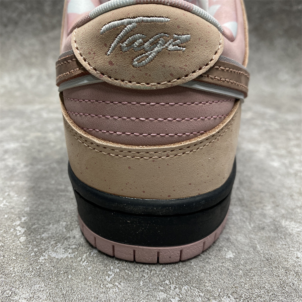 Nike SB Dunk Low Pink