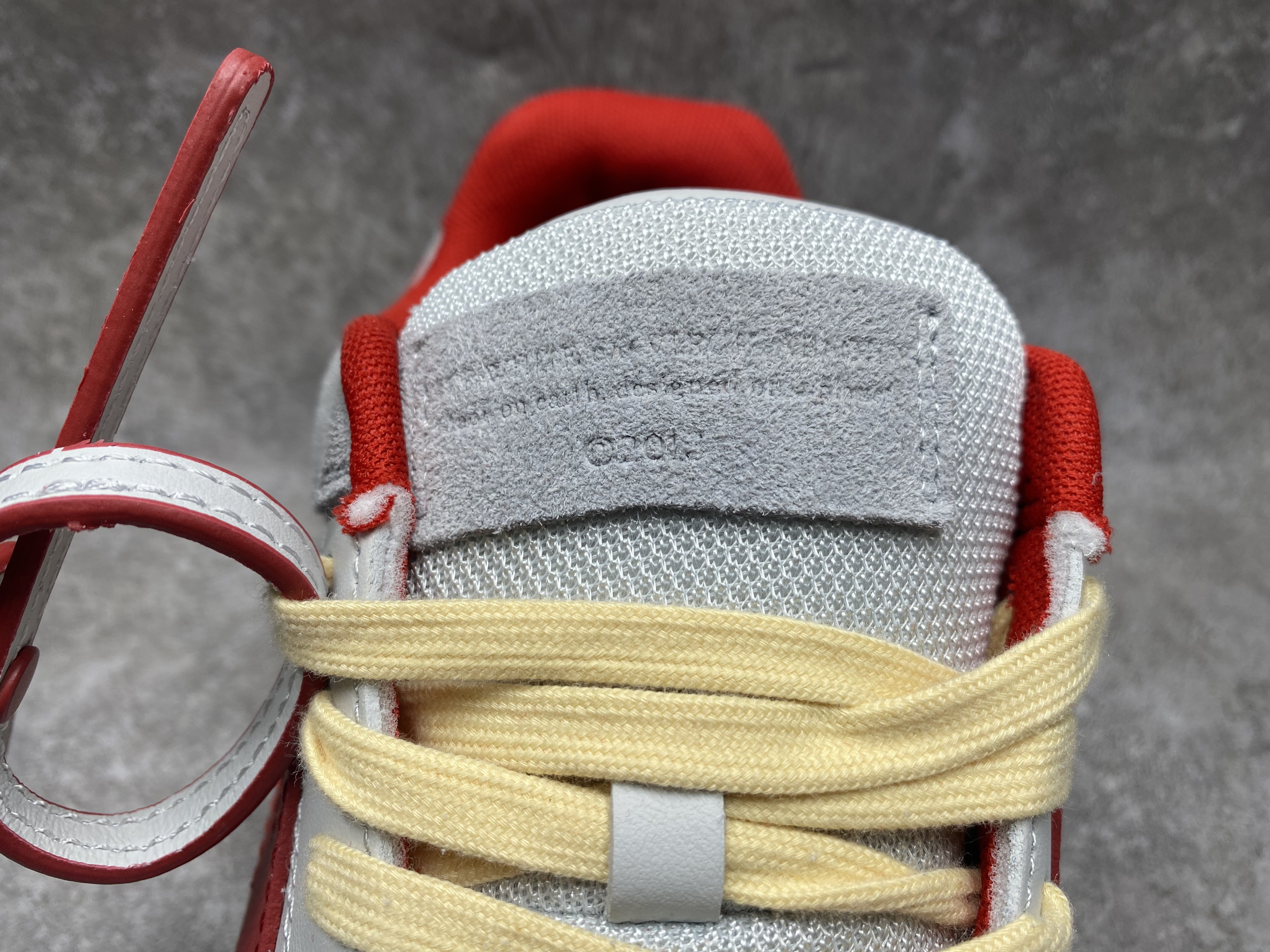 UA OFF-WHITE OUT OF OFFICE LOW