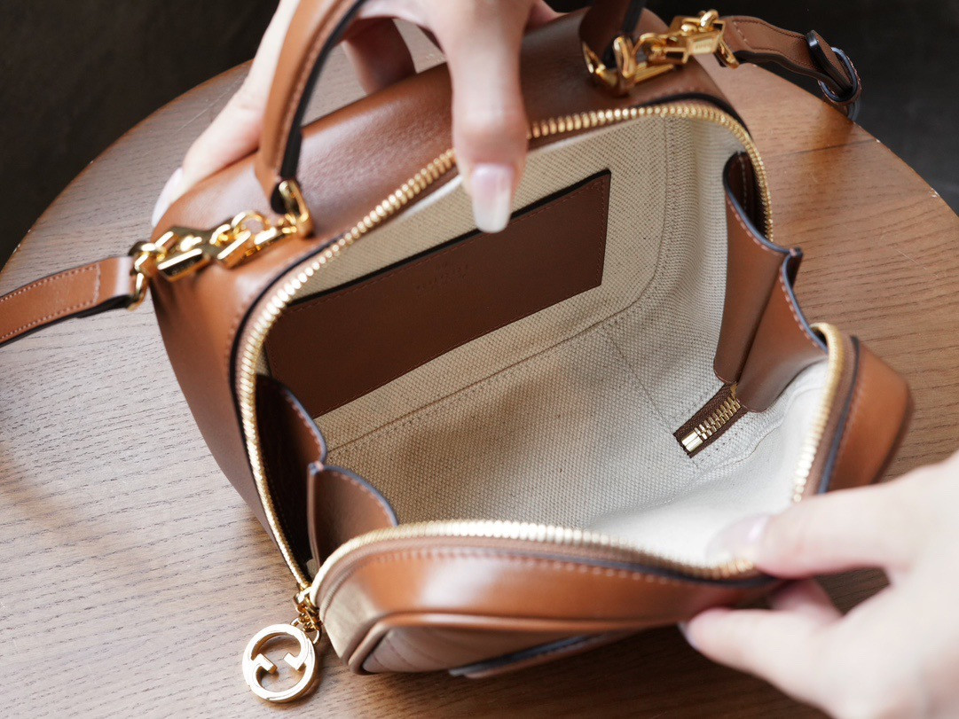 G*u*i blondie top handle bag