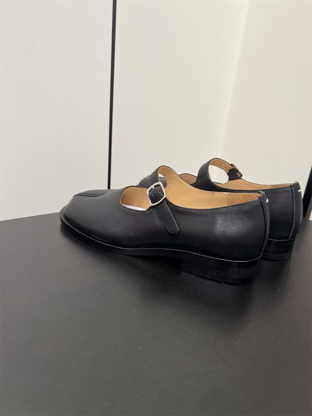 ua ma*s*n Ma*i*la mary jane shoes