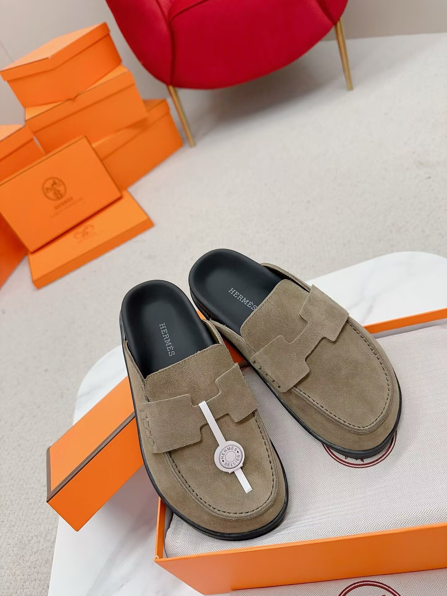 UA Hermès slippers