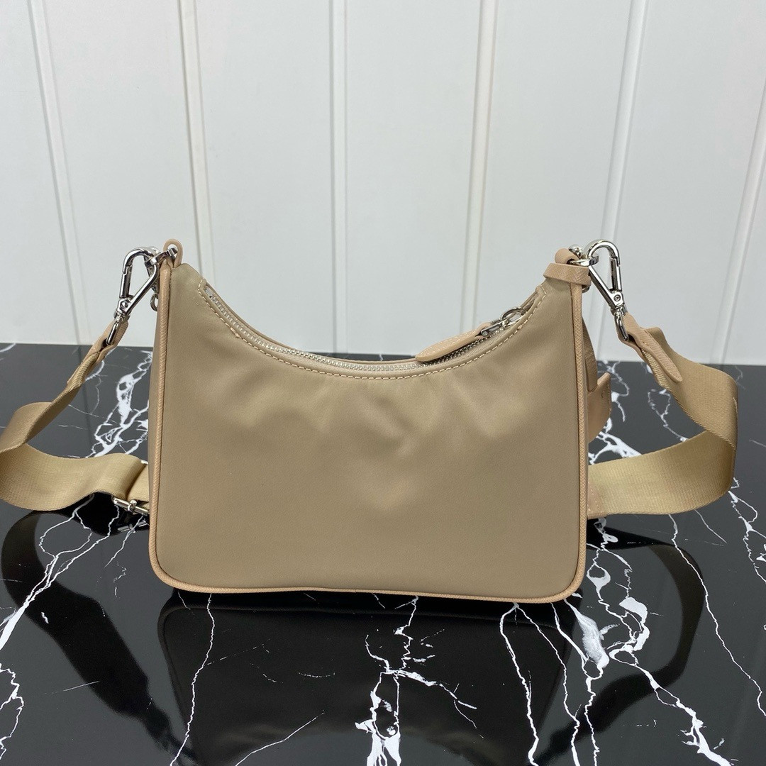 Pra*a re-edition 2005 re-nylon bag