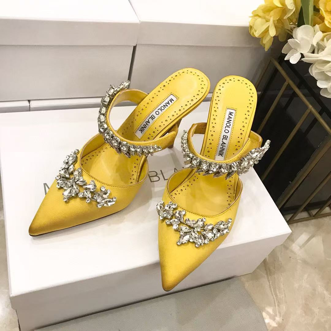 UA MANOLO BLAHNIK Shoes