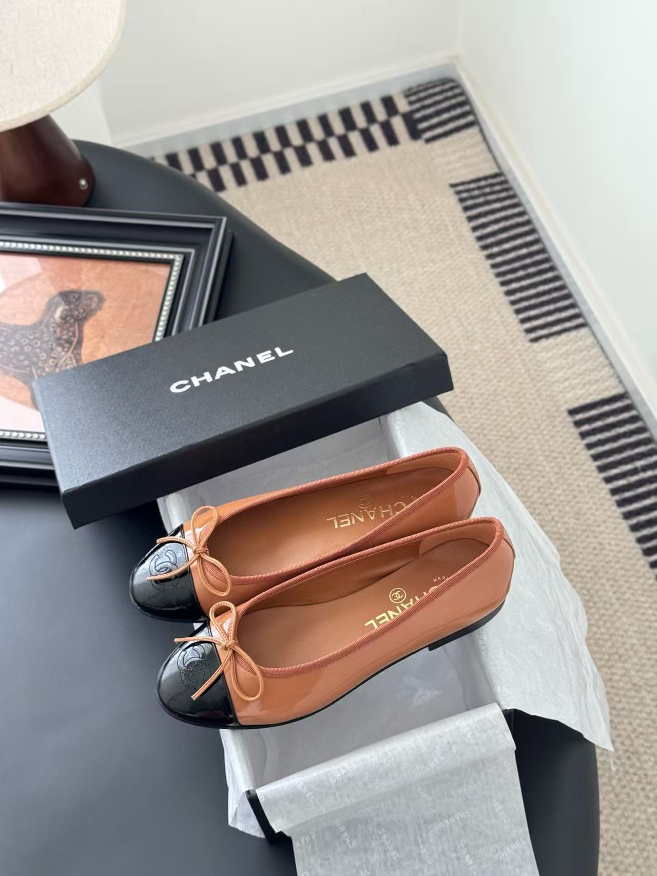 ua Ch*el ballet flats