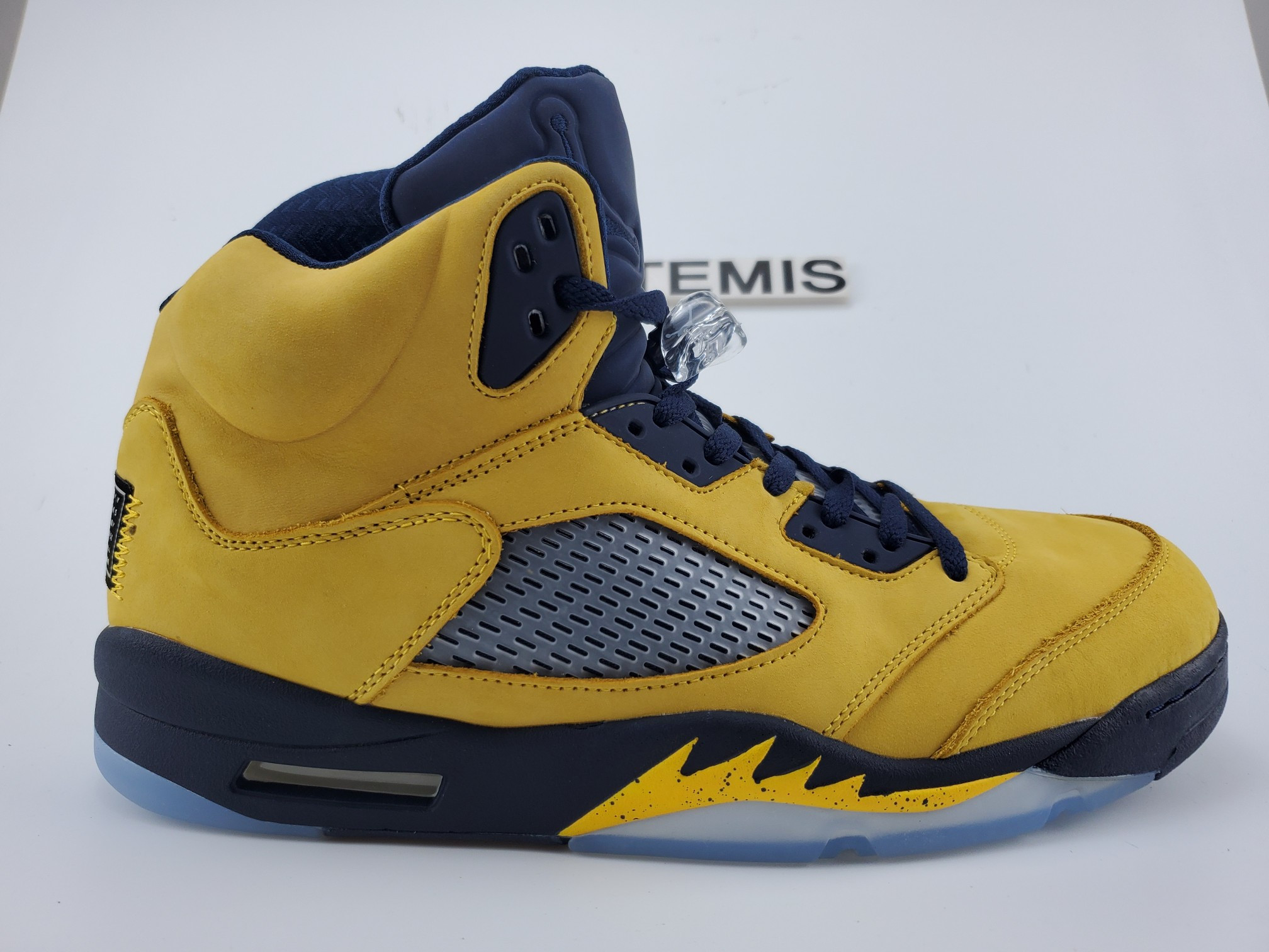 Jordan 5 Retro Michigan 2019