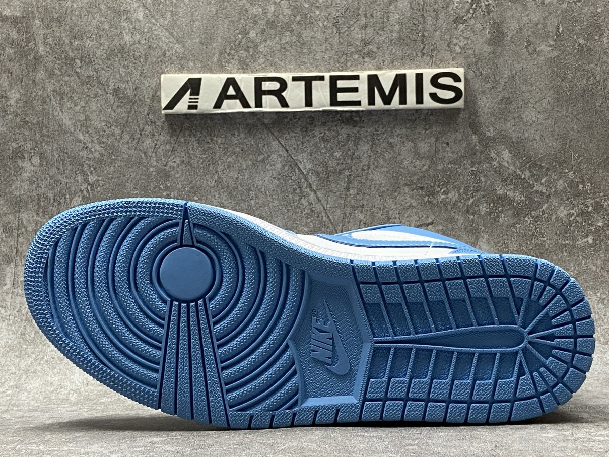 Air Jordan 1 Low UNC