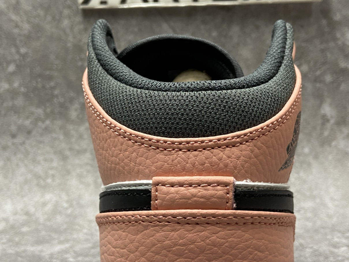 Air Jordan 1 Mid Pink Quartz