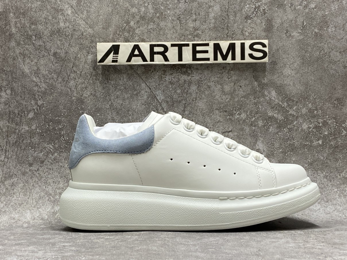 ale*d*r M*Q*en oversized light blue sneaker