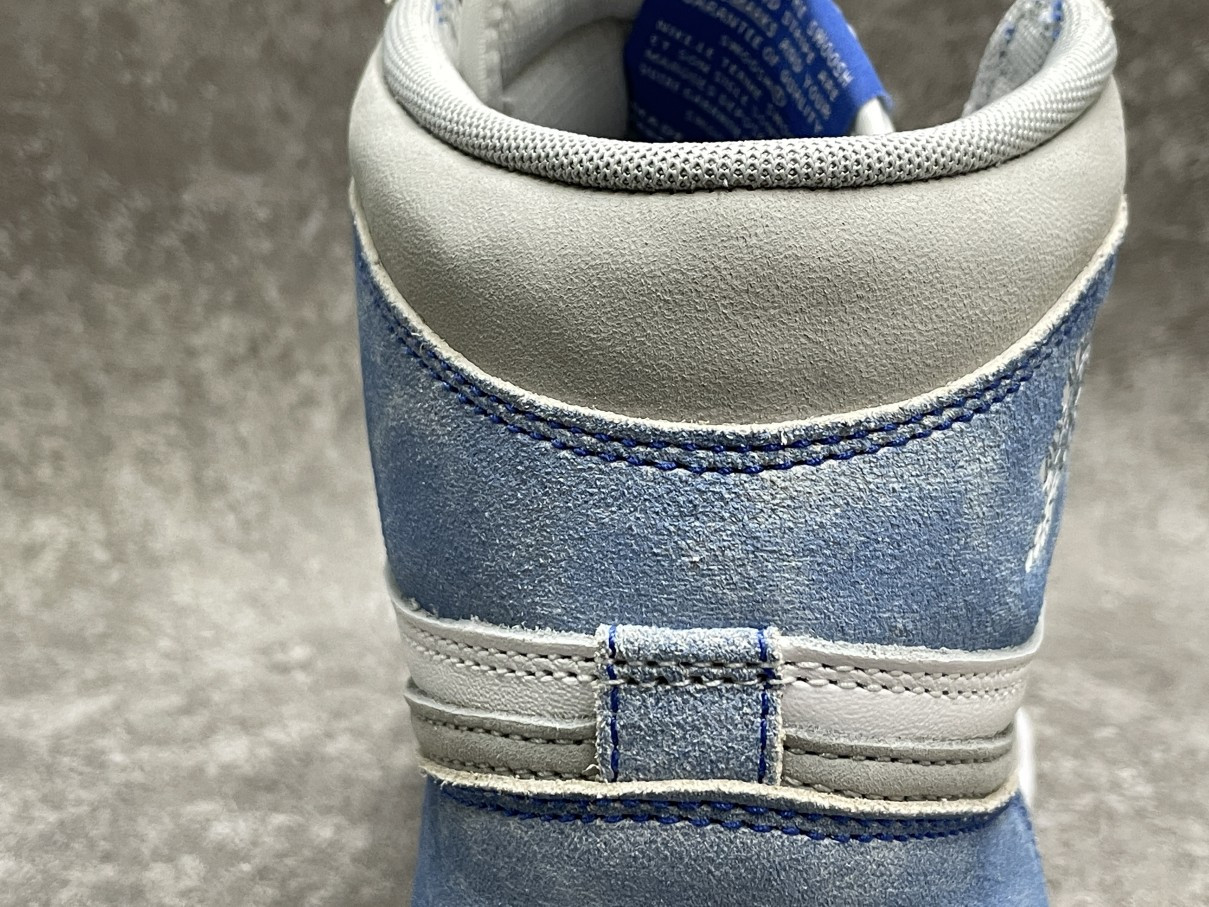 Air Jordan 1 Retro High Hyper Royal Smoke Grey