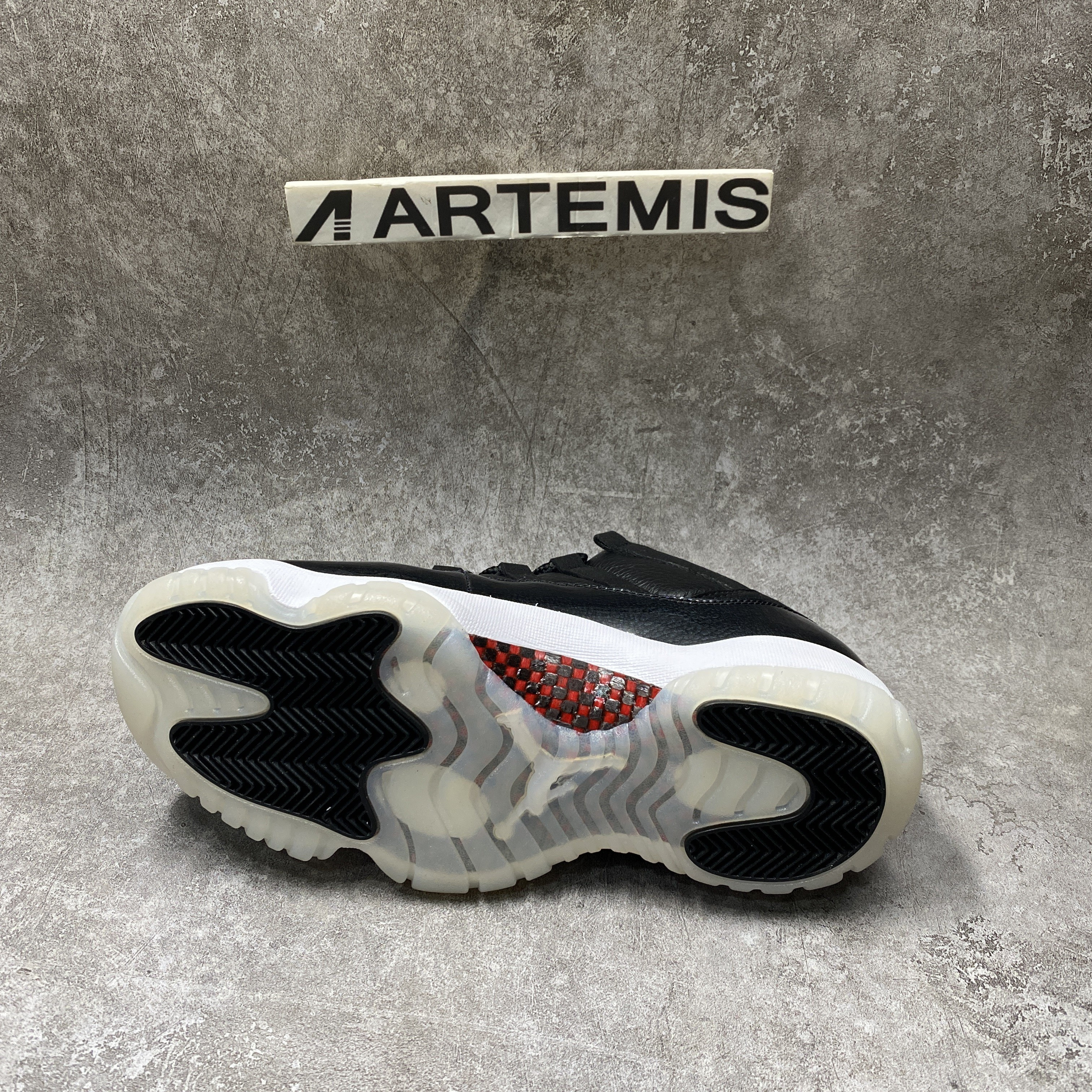Air Jordan 11 Retro Low 72-10