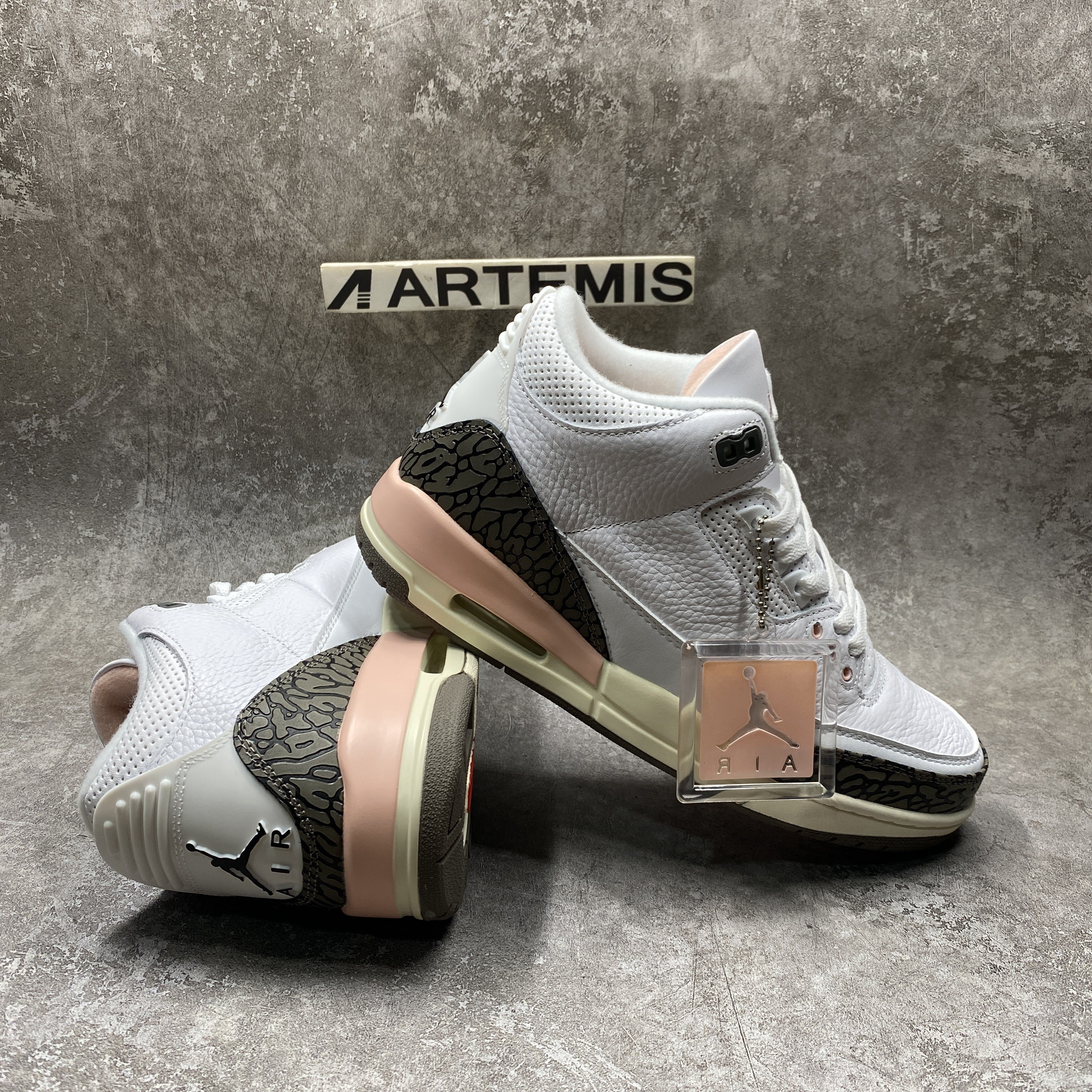 Air Jordan 3 Retro Neapolitan Dark Mocha