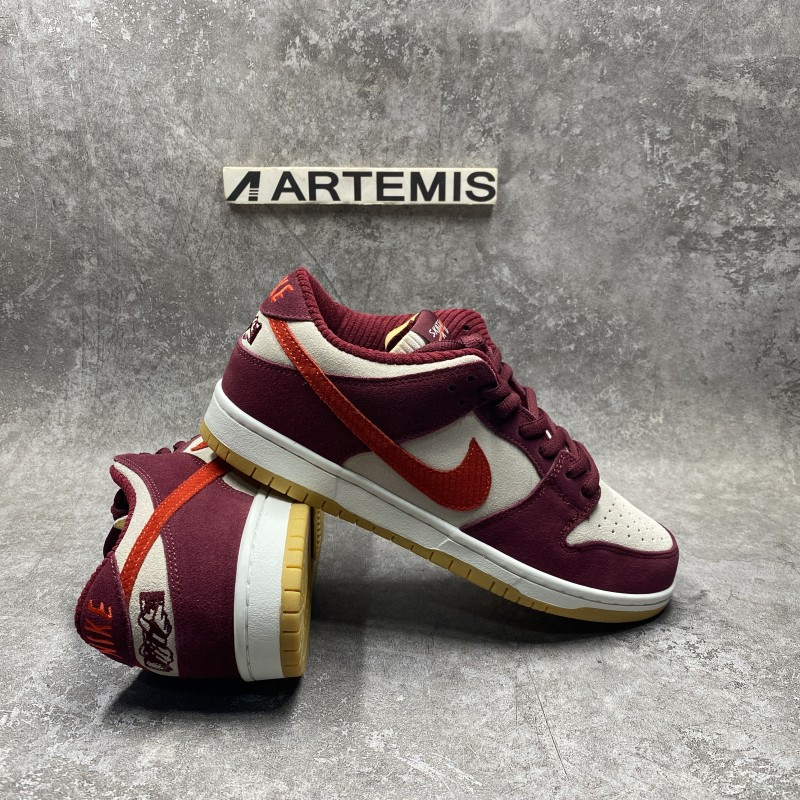 Nike Dunk Low SB X Skate Like a Girl