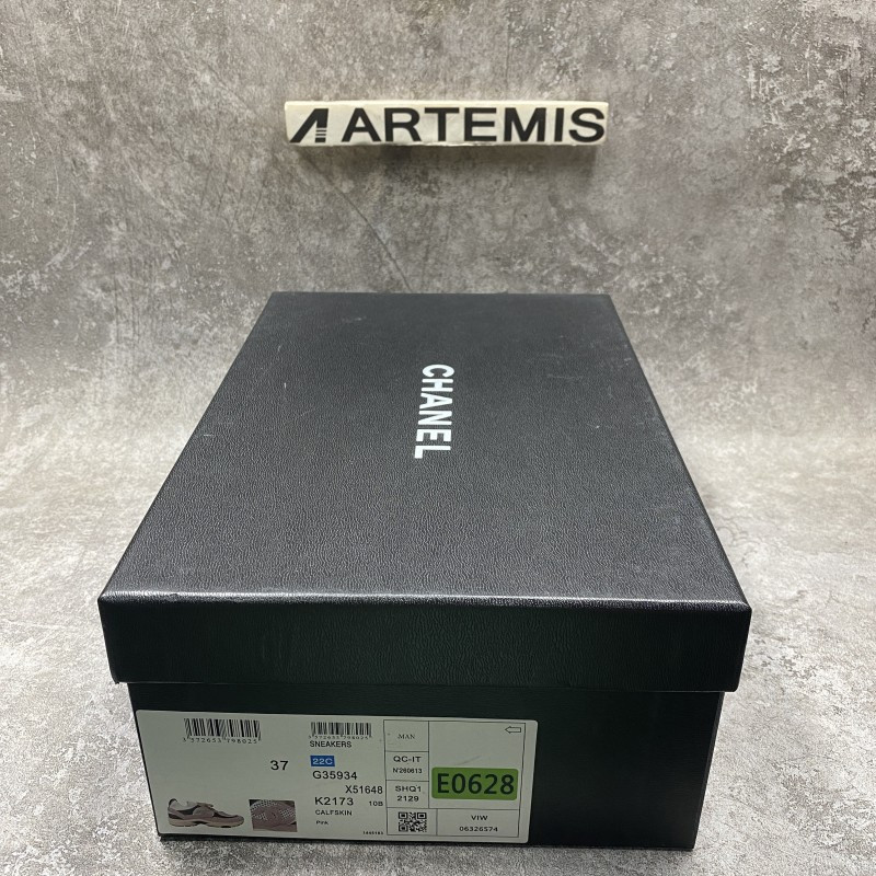 Channel Low Trainer in White Pink