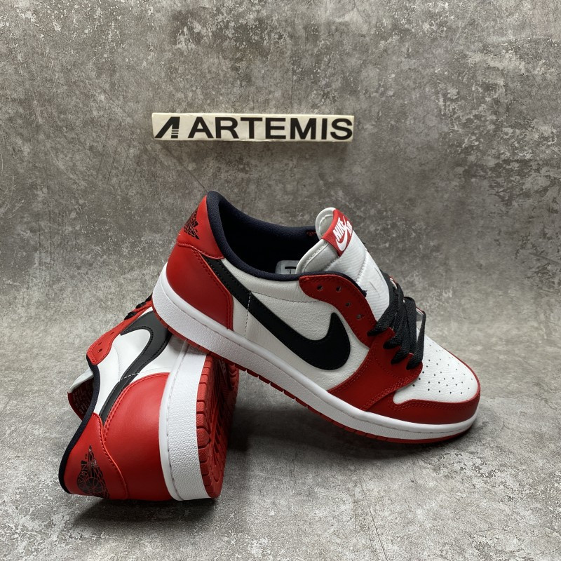 Air Jordan 1 Retro Low Chicago (2022)