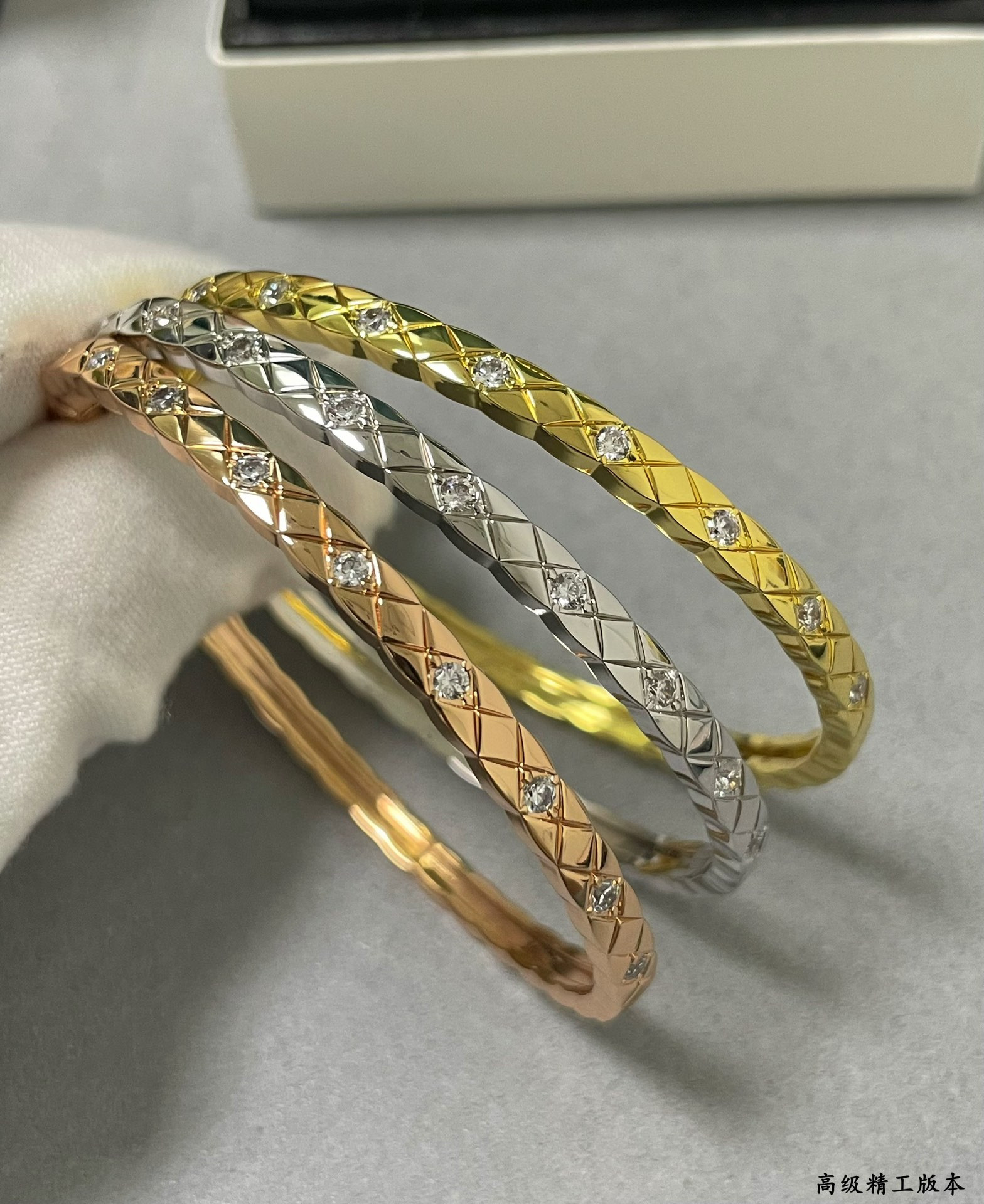 ch*el finely carved narrow Di*m*nd bracelet