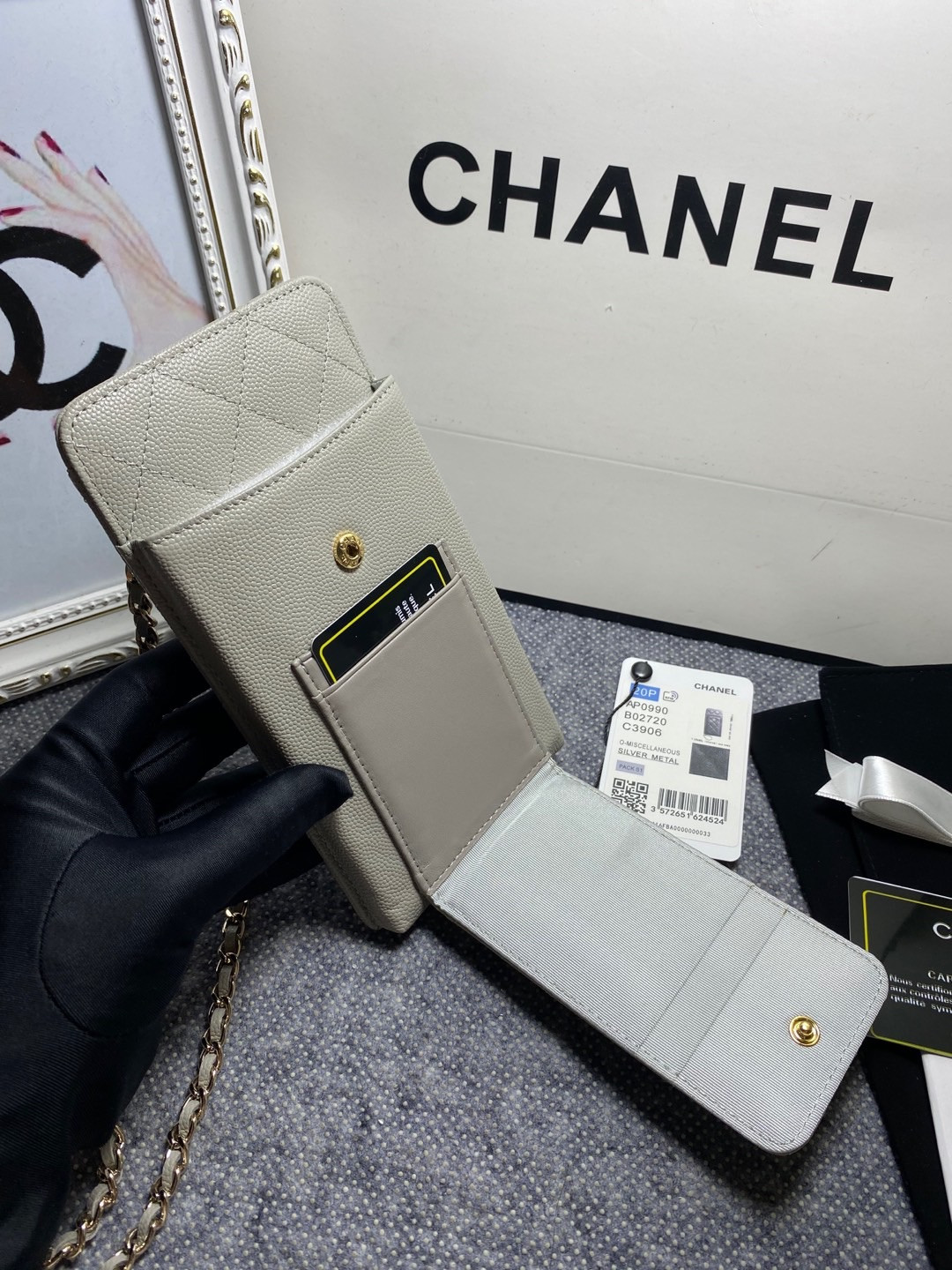 Ch*el long zipped wallet 19-11cm