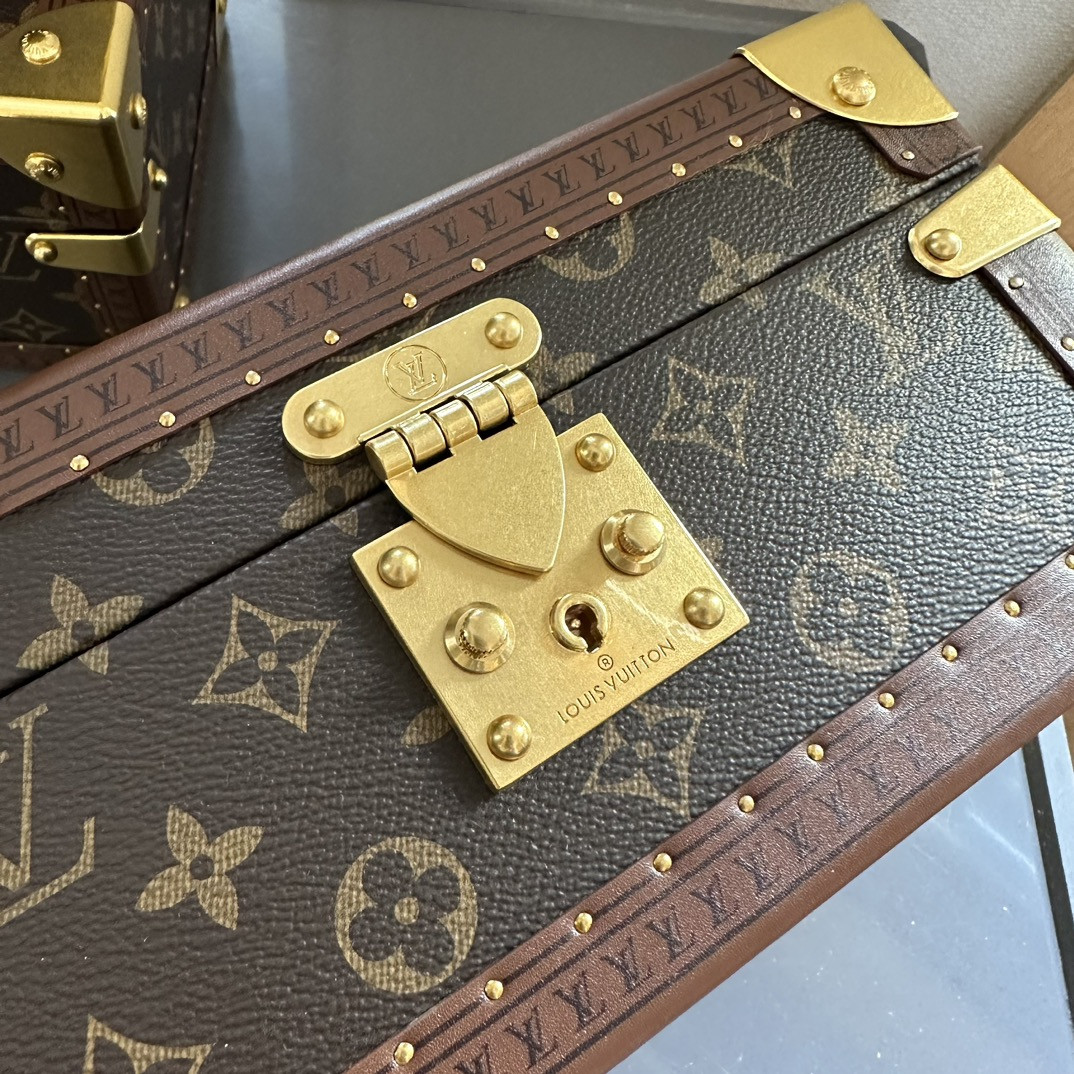 LV M13513 Jewelry Box rose ballerine 9.4 x 4.9 x 9.4 inches