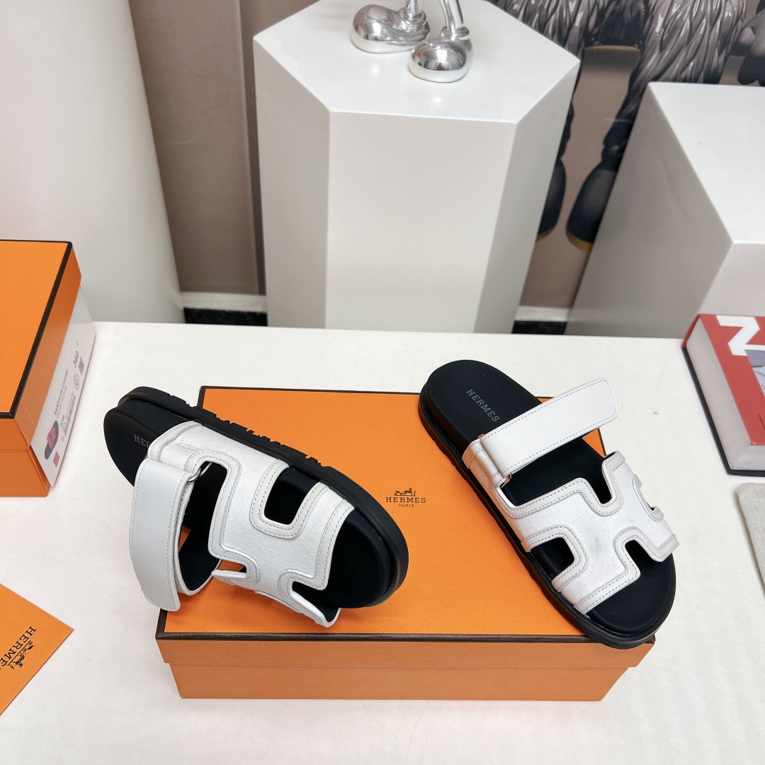UA Hermès Chypre sandal