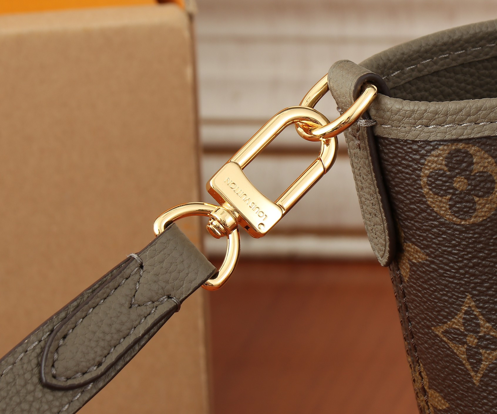 LV Neverfull Bandoulière Inside Out BB M12109 24x14x9cm