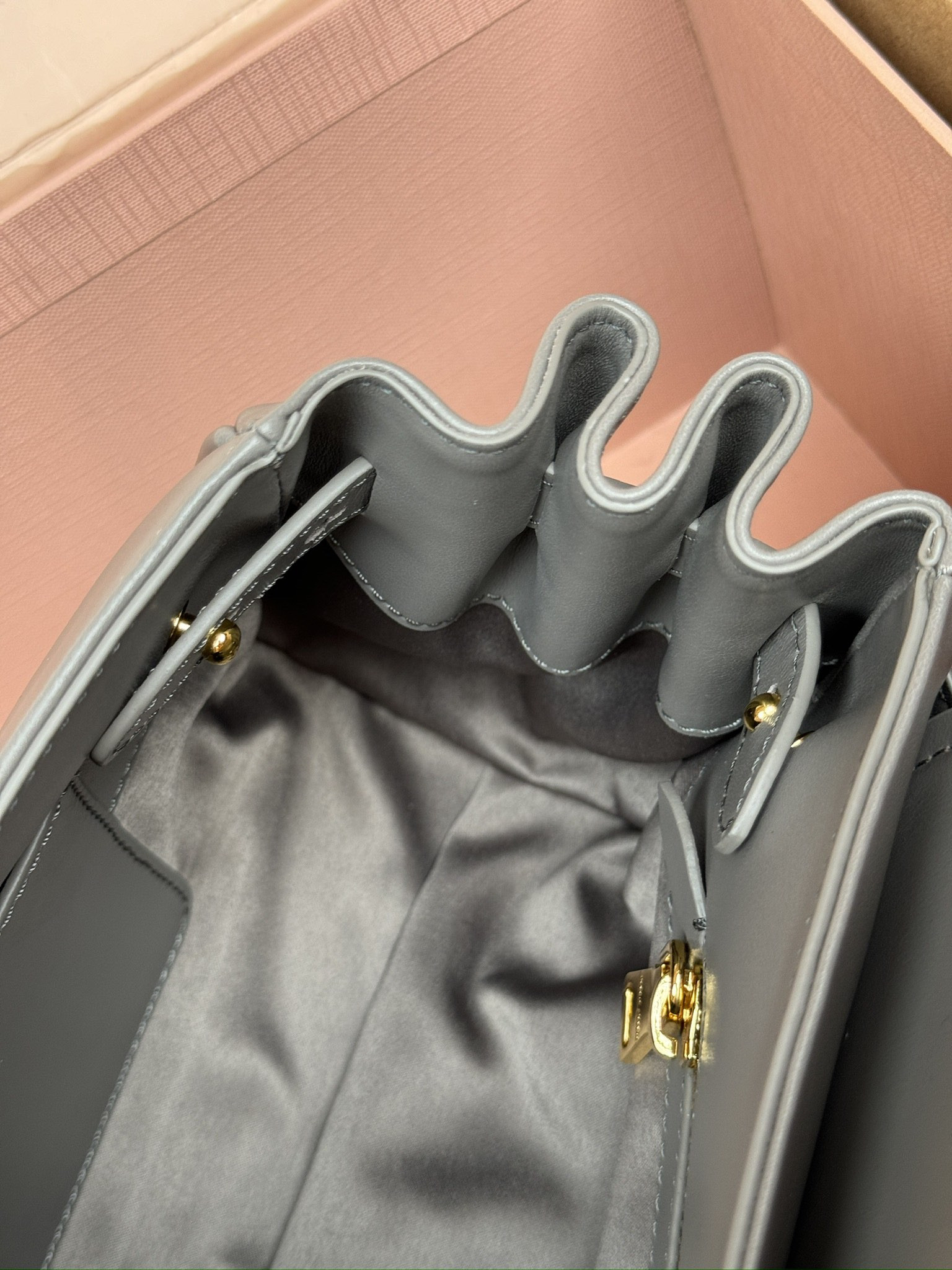 Miu Miu Leather shoulder bag  15x28x11cm