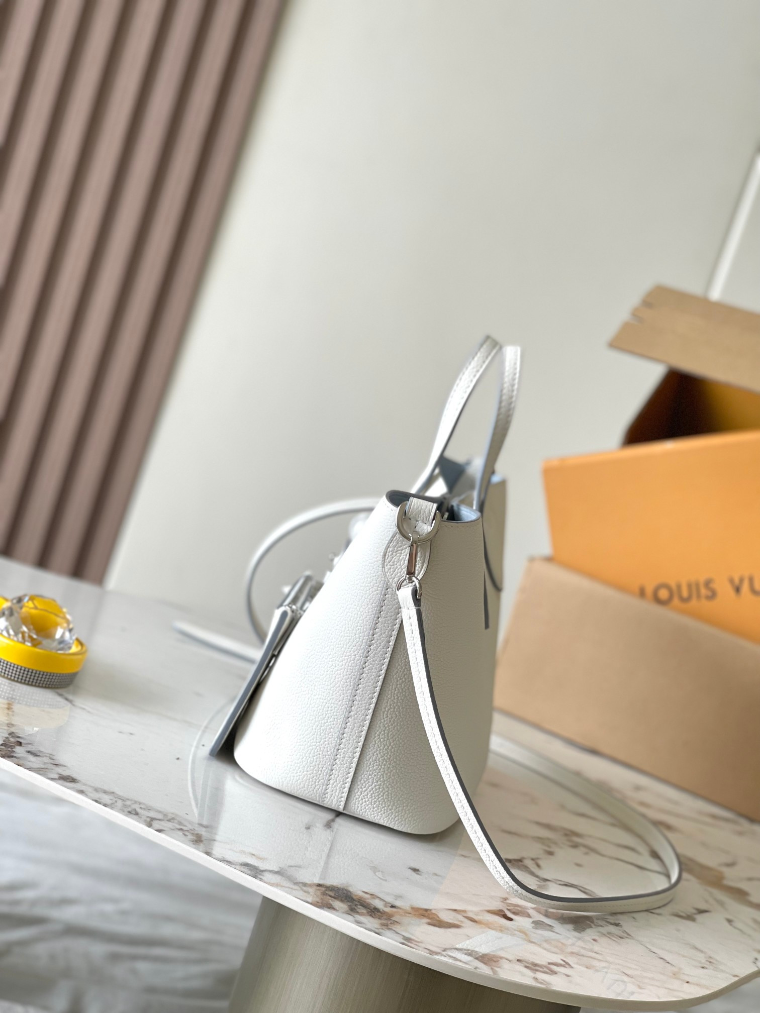 LV Blossom PM M11734 20x20x12.5cm