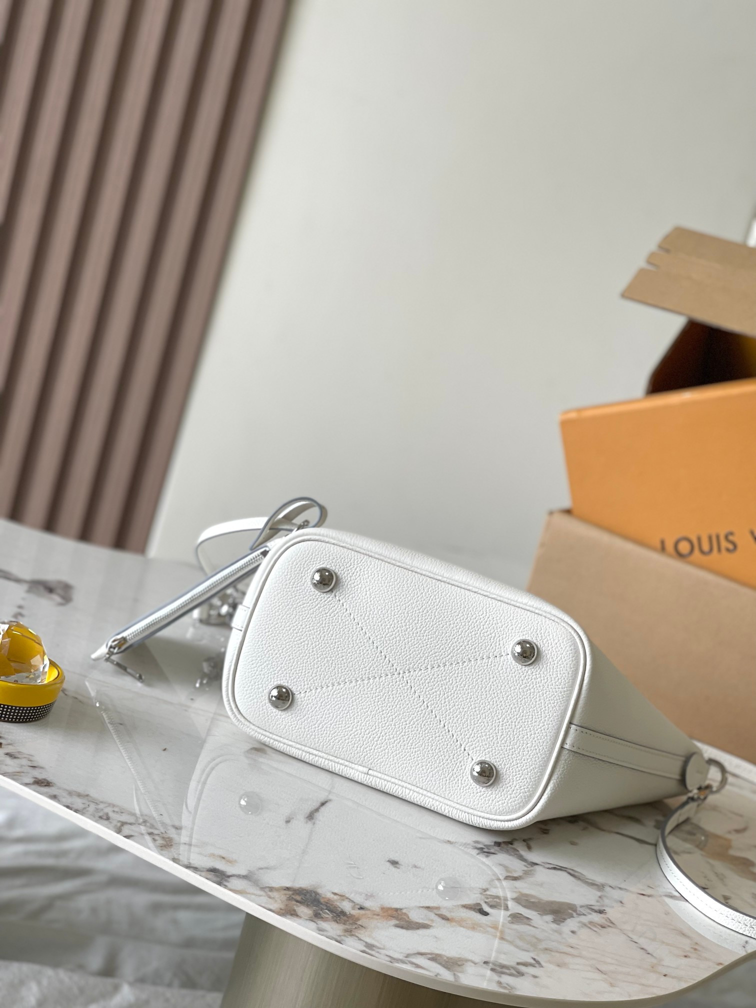 LV Blossom PM M11734 20x20x12.5cm