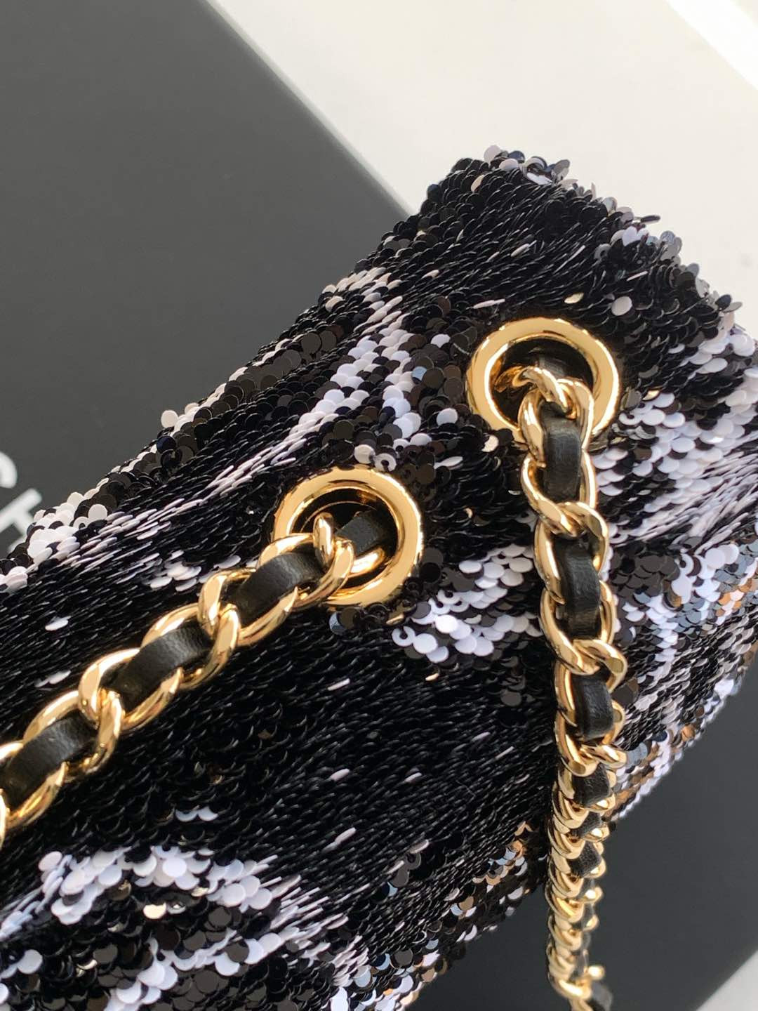 Ch*el flap bag 14x21x8cm