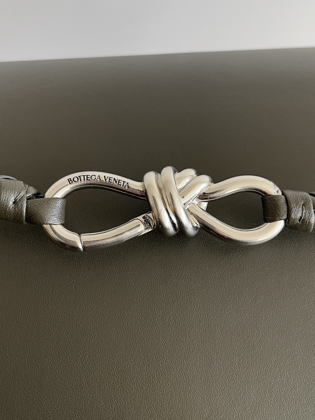 bo*te*ga Ve*ne*ta large andiamo messenger 43x32x20cm