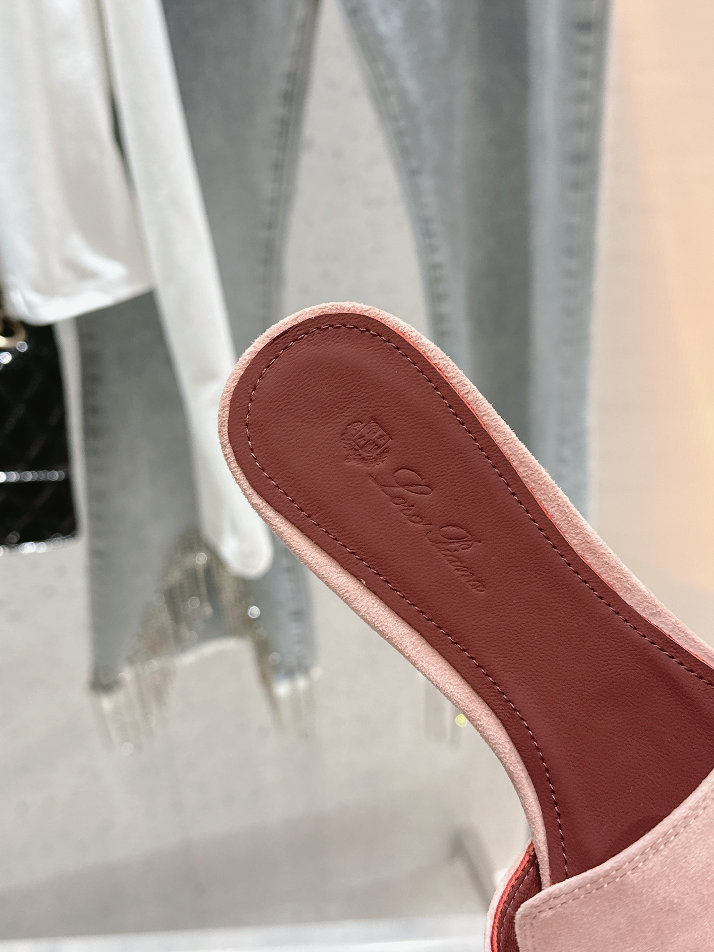 ua L**o p*ana summer charms sandal